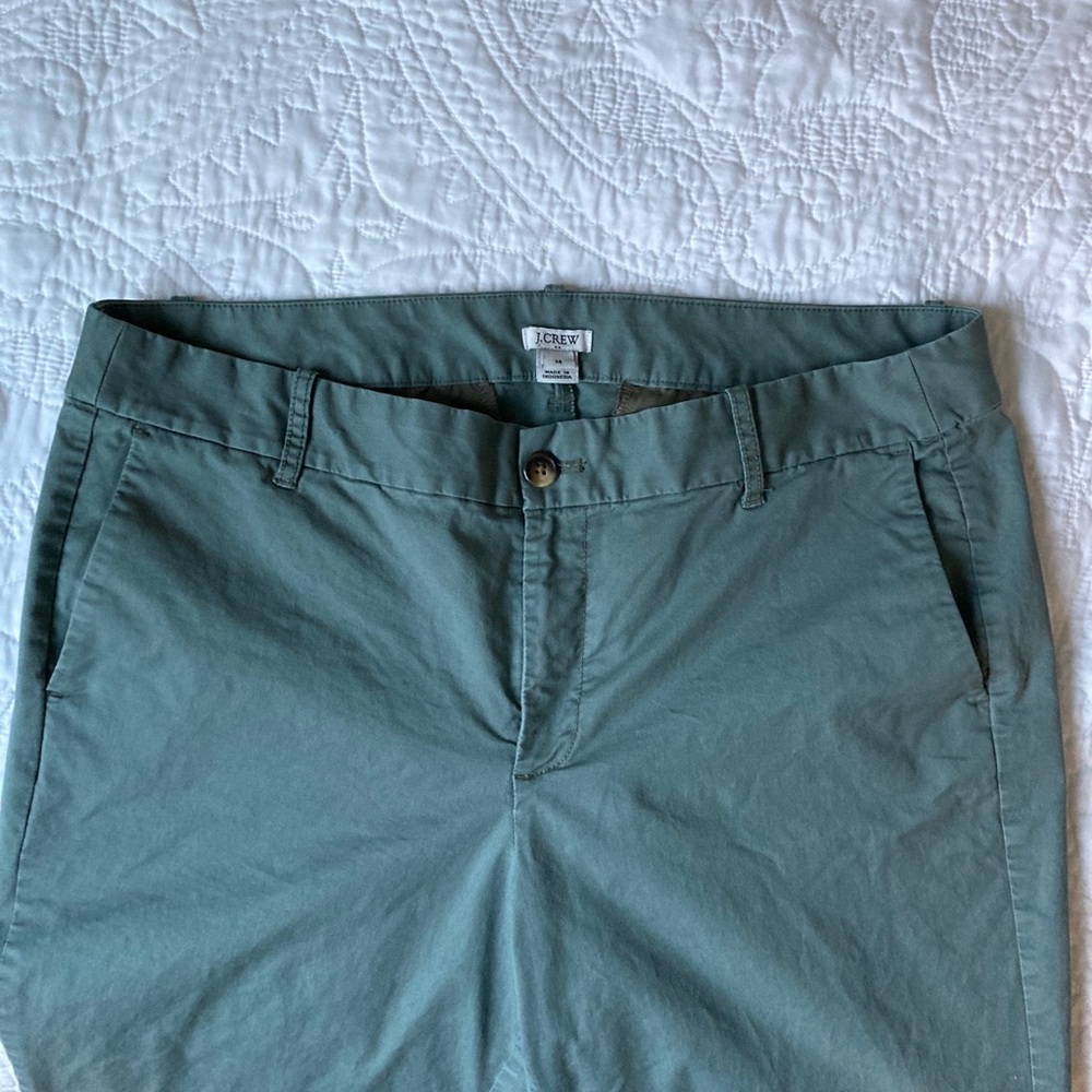 Ankle length cropped chinos